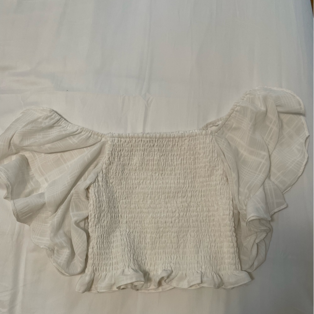White large sleeve crop